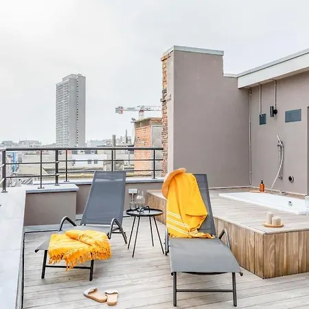 Nest - Your Cosy Penthouse Apartment