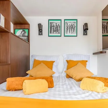 Nest - Your Cosy Penthouse Apartment